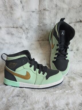 Jordan Kids Mint Green & Black High-Top Sneakers with Gold Swoosh